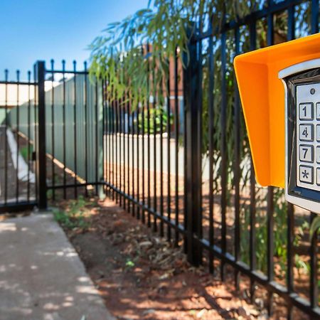 Ibis Styles Karratha Exterior foto