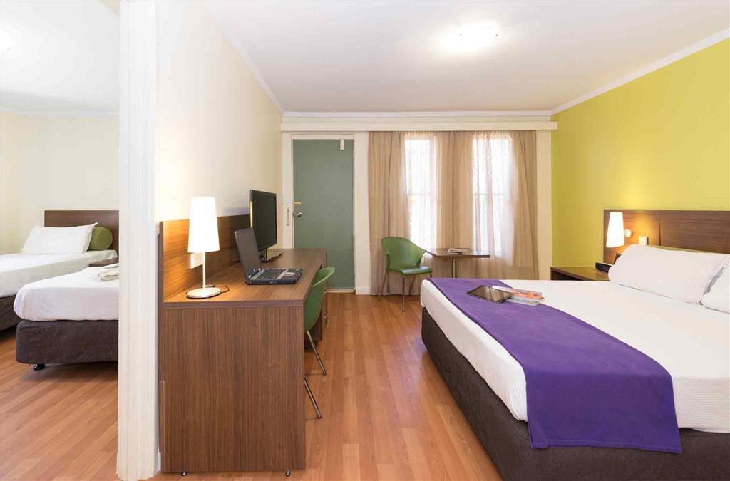 Ibis Styles Karratha Exterior foto
