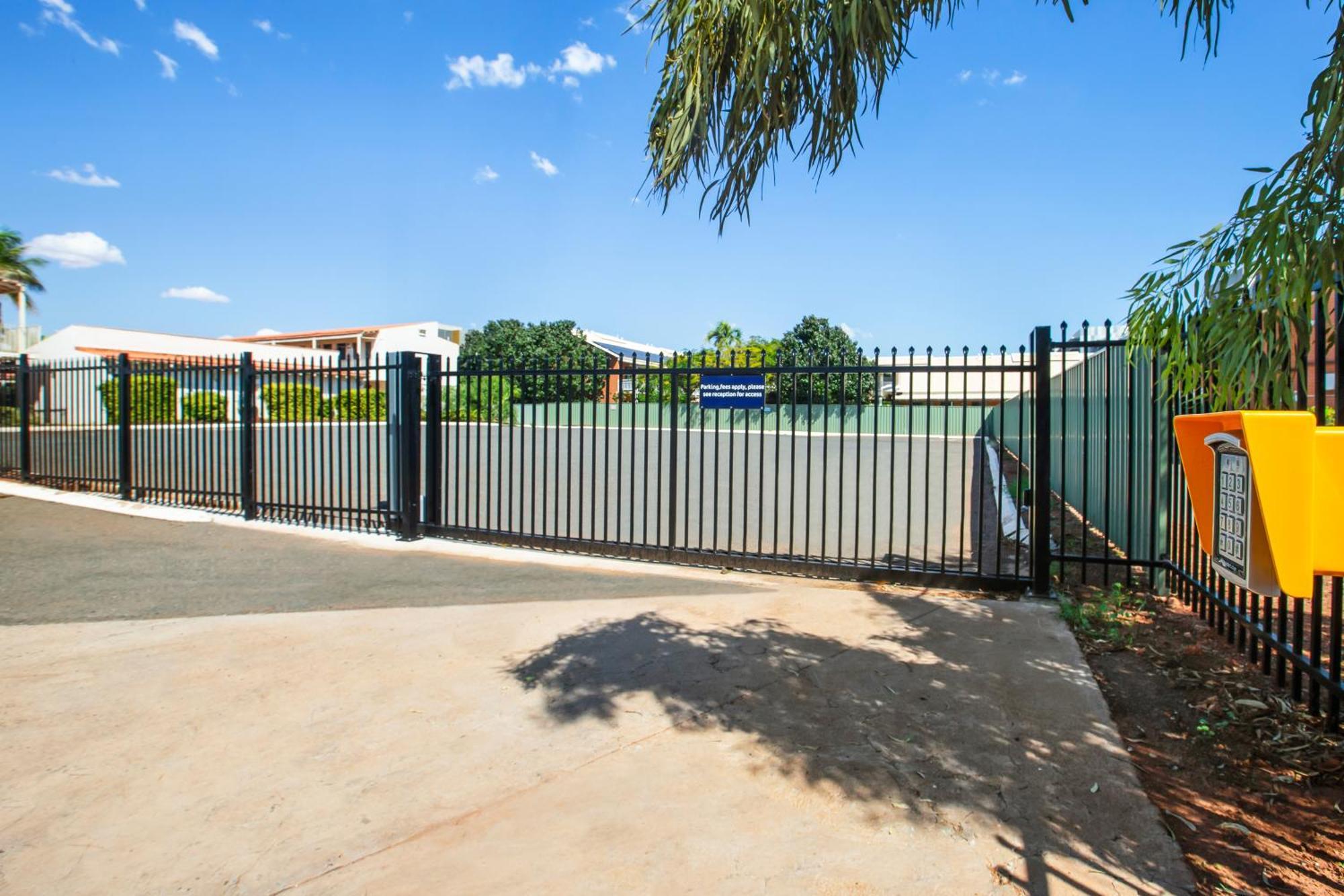 Ibis Styles Karratha Exterior foto
